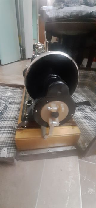 Продается Швейная машинка