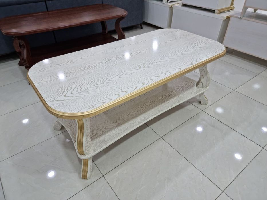 Журнальный столик для дома из МДФ.