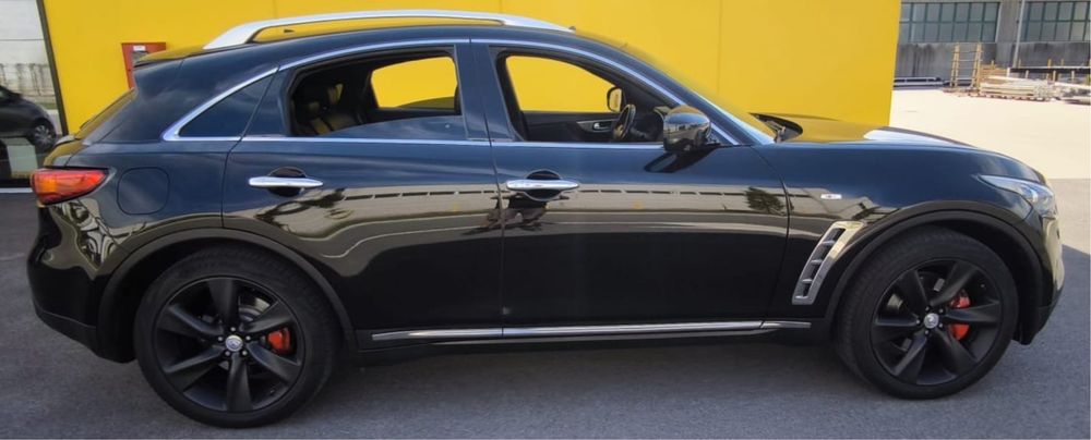 На части! Infiniti QX70 3.0D V9X Инфинити