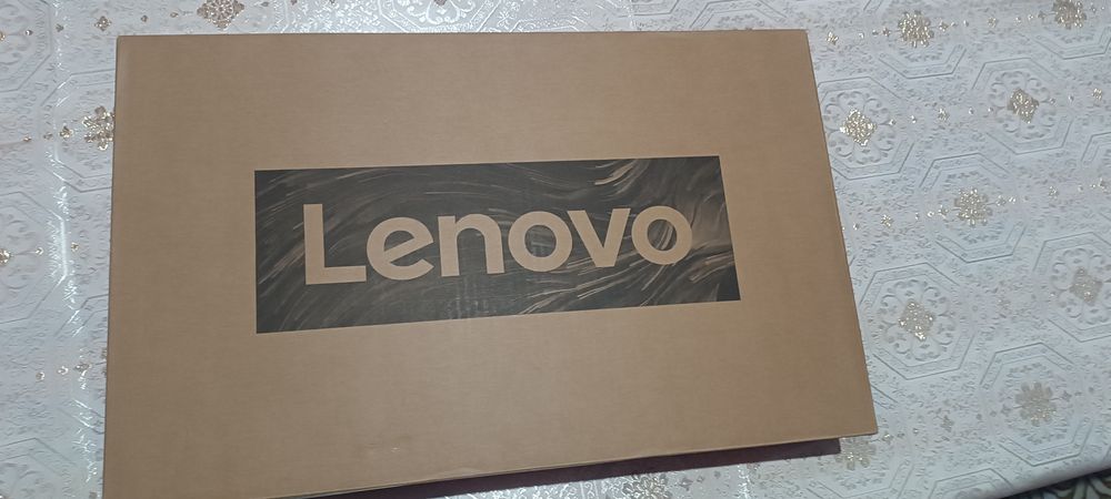 Lenovo noutbuk yangi