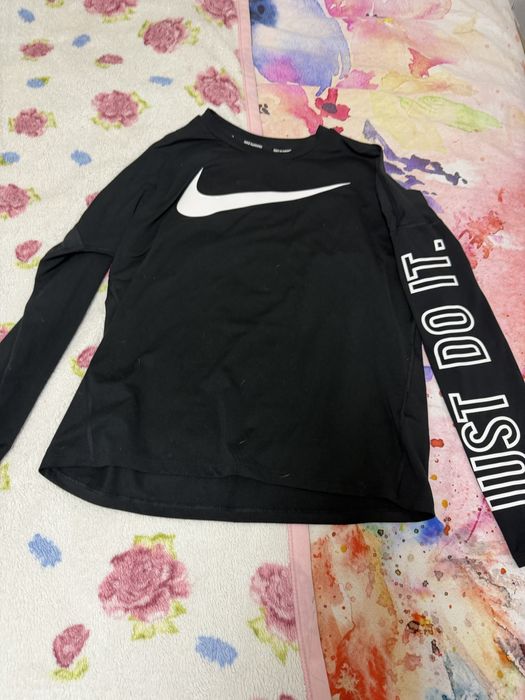 Екип (термо) на Найк става и за всеки ден