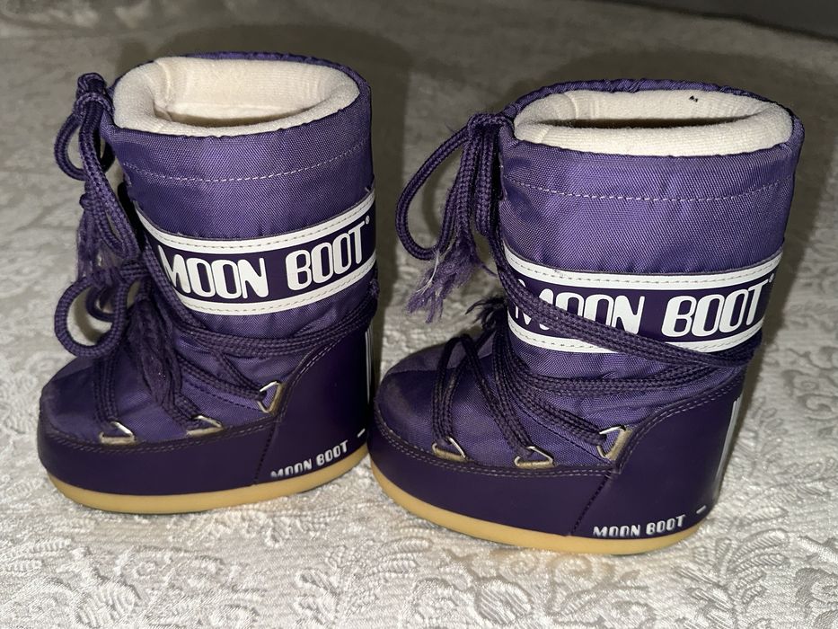 Детско яке Nike; ботуши Moon Boot