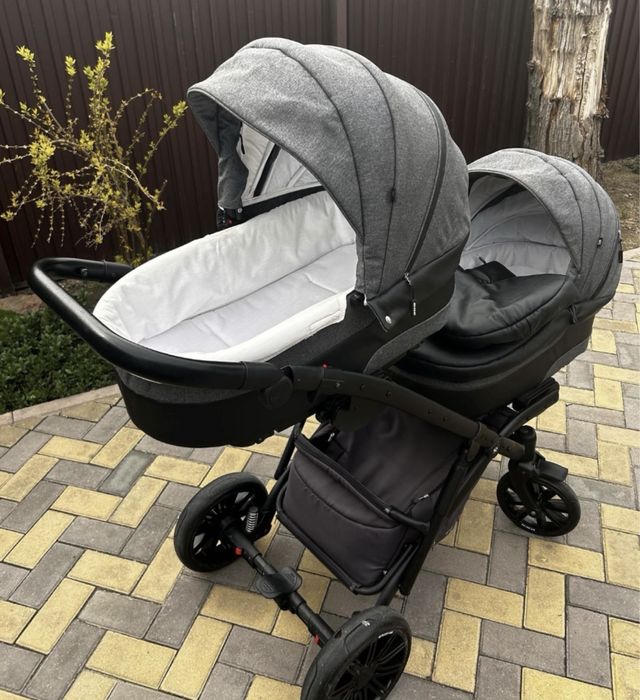 Продам коляску для двойни или погодок