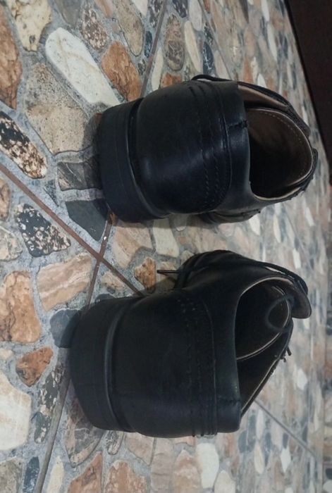 Pantofi barbati din piele marca Lasocki marimea 44-45 in stare perfect