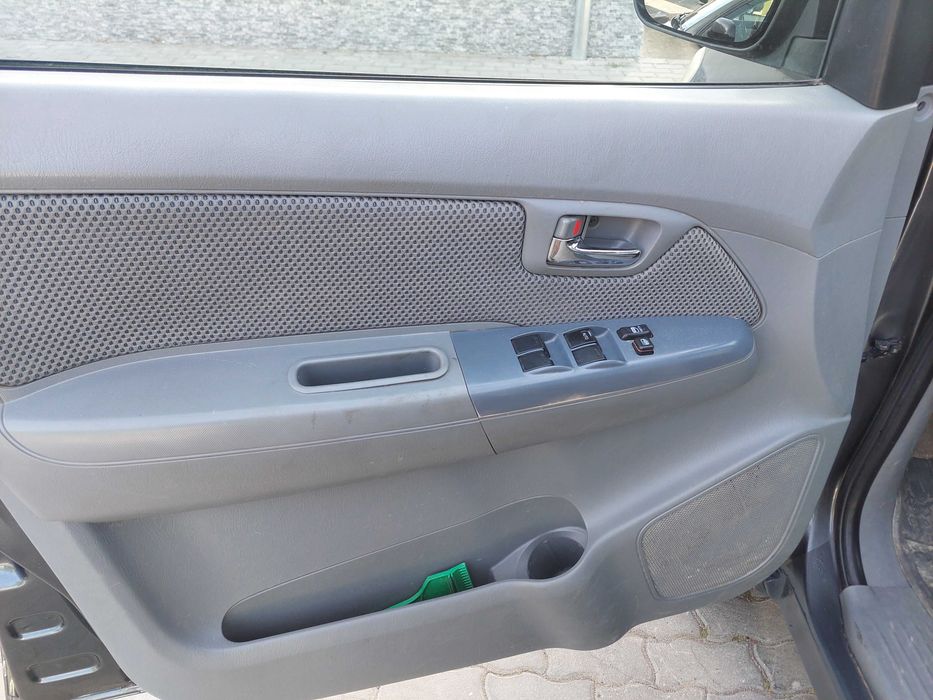 Vand Toyota Hilux, An de fabricatie 2010