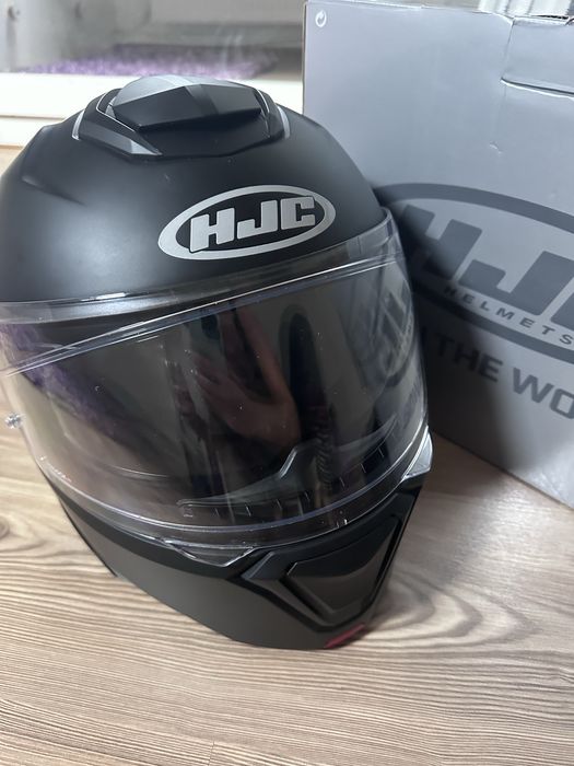 Set echipament moto: pantaloni Dainese și cască HJC i91