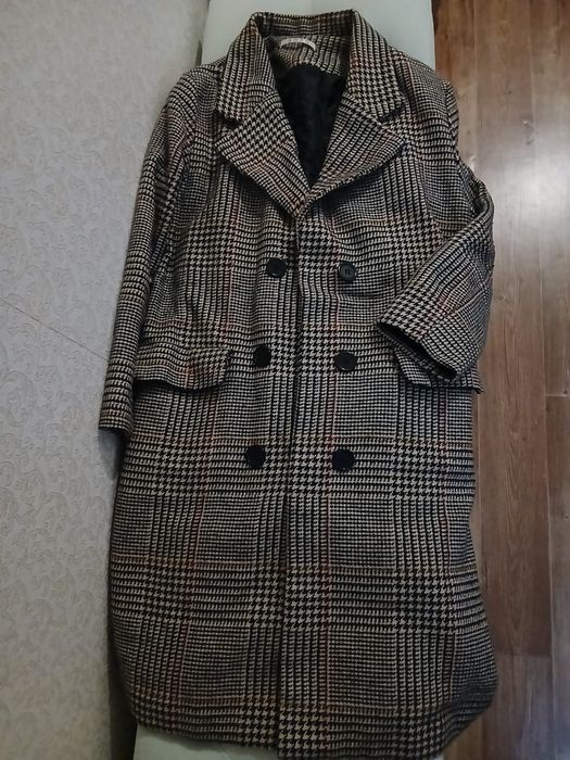 Продается пальто на фото