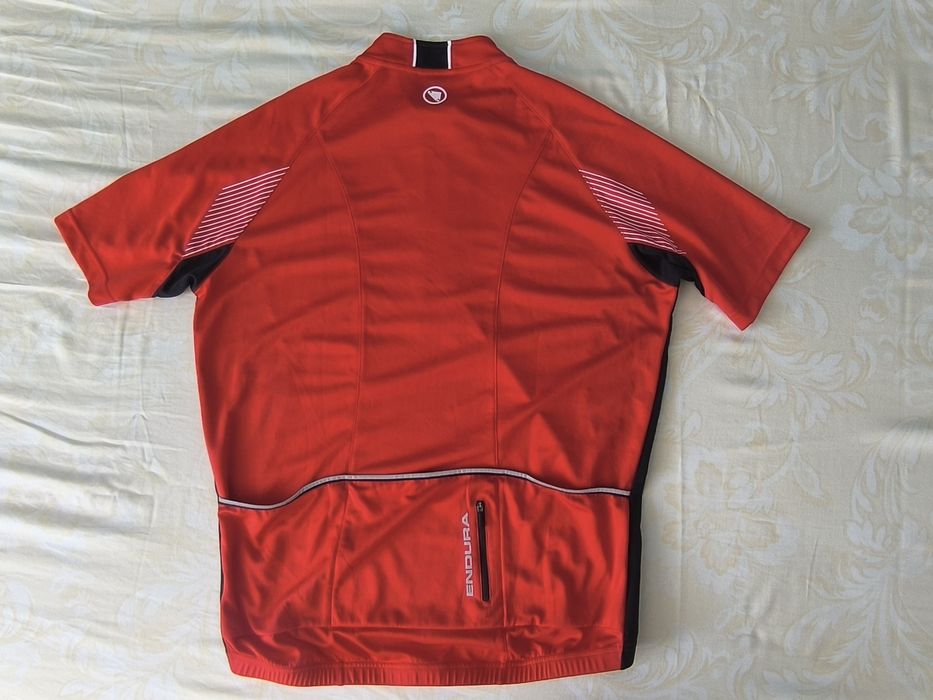 ENDURA-мъжко Джърси за колоездене

Джърсито е в безупречно състояние.