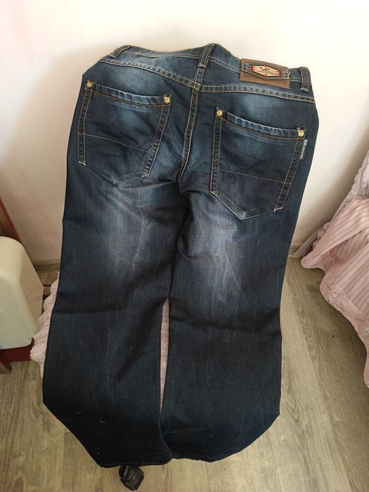 Джинсы новые продам