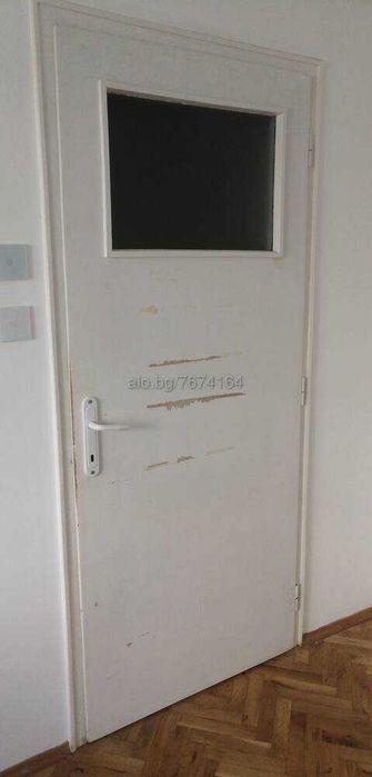 Стара дървена интериорна врата със стъкло + дръжки + панти + брава
