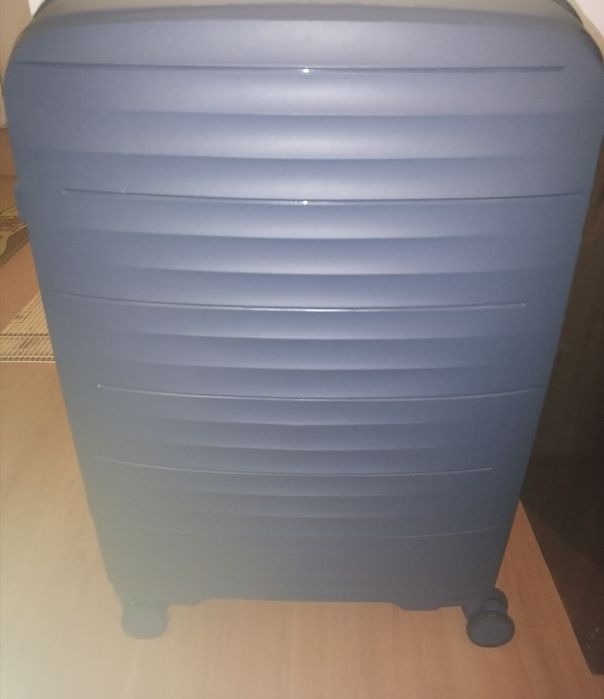 Голям куфар тъмно син 100л Grand Ghepard