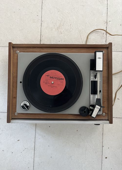 Продам Проигрыватель Пластинок