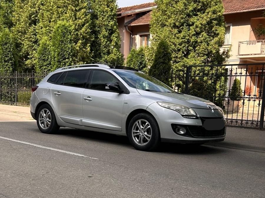 Renault Megane RENAULT MEGANE GRANDTOUR 1.5dci BOSE EDITION 110 aproape full option