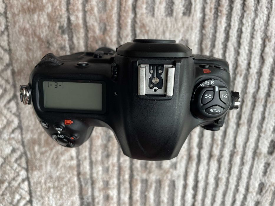 Nikon D5 - 75k cadre