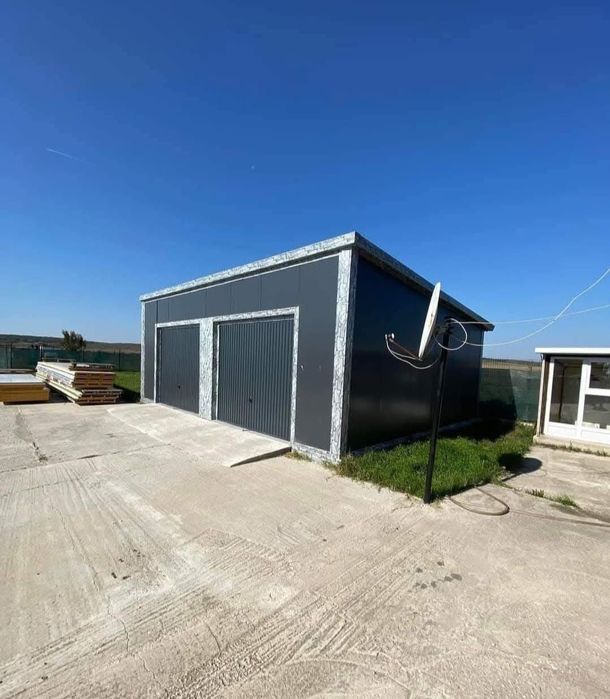 Garaje auto pe structura metalica izolate cu panouri Sandwich