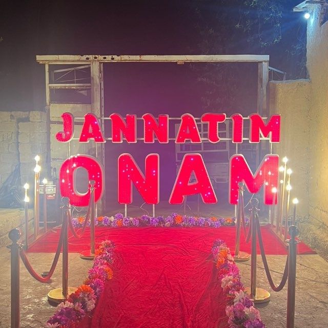 Decoratsiyalar  sotiladi