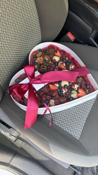 Клубника шоколад. Qulupnay shokolad. Подарки