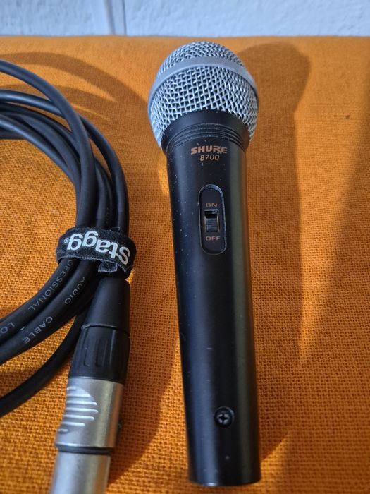 Microfon shure Model 8700 cu cablu