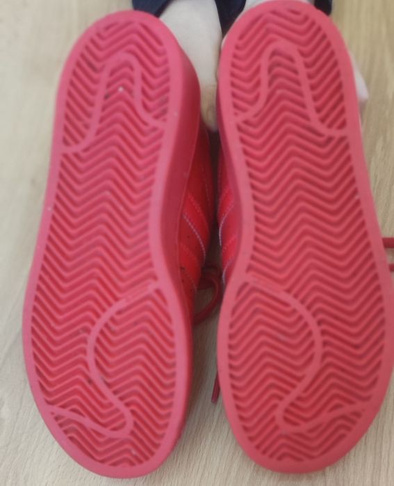 Маратонки Adidas, 33 р.