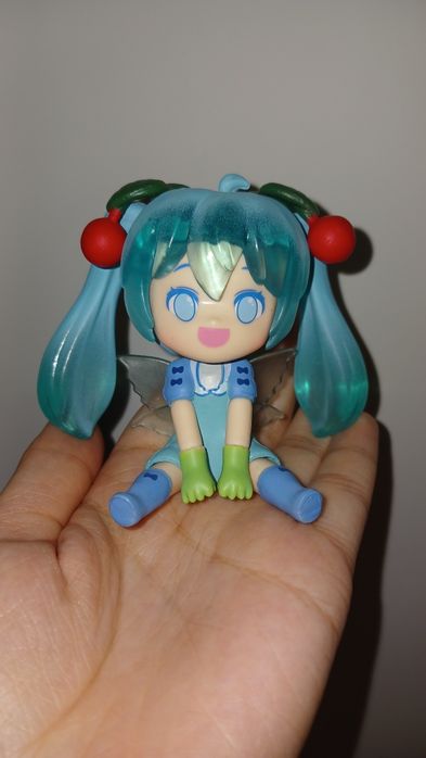 Продам чиби фигурку Хацуне Мику
