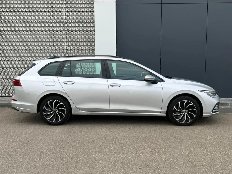 VOLKSWAGEN Golf 2021 — imagine 3