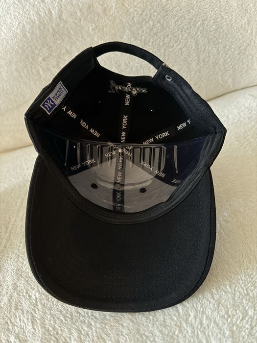 Sapca Neagra cu Logo negru Brodat New Era New York Yankees- Marime reglabila universala