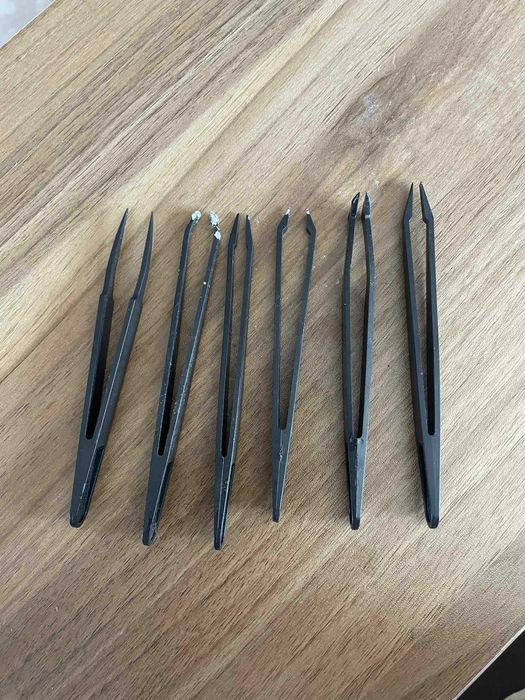 Материали за епоксидна смола,сушени цветя,глина,книгоразделители и тн.