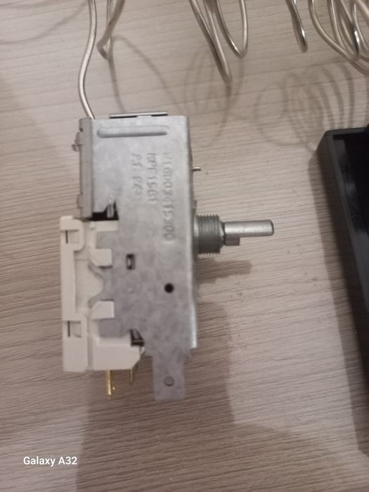 Компрессор от холодильника Индезит б/у .