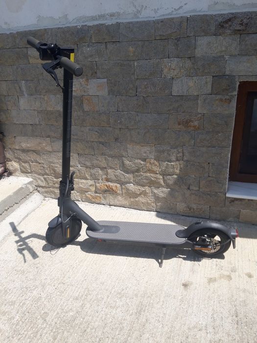 Vând trotinetă electrică xiaomi