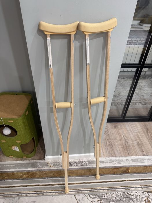 НОВЫЕ КОСТЫЛИ деревянные