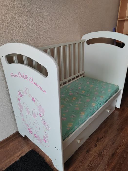 Детская кроватка