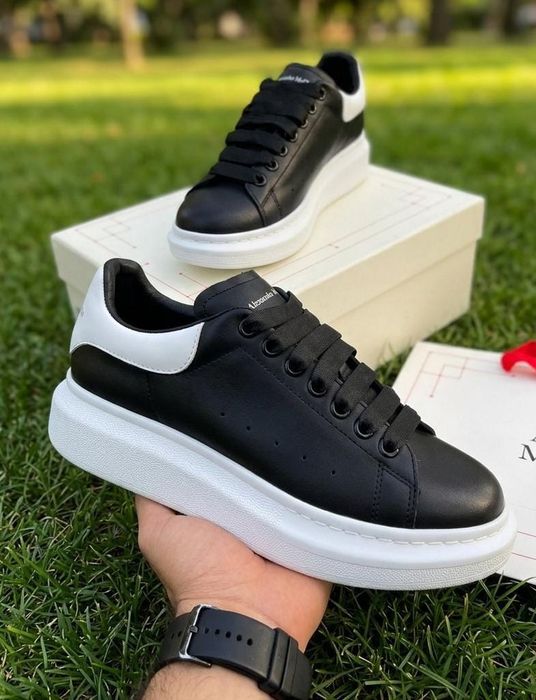 Adidasi Alexander Mcqueen Negru Alb - Full Box