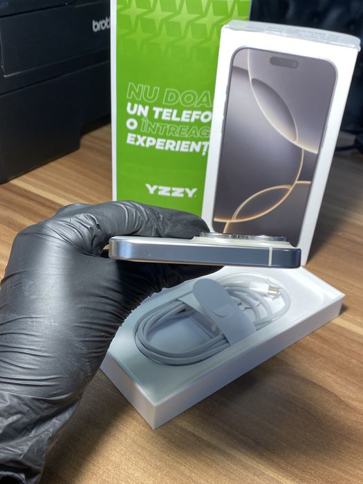 iPhone 16 Pro Max • 256 GB • Natural Titanium