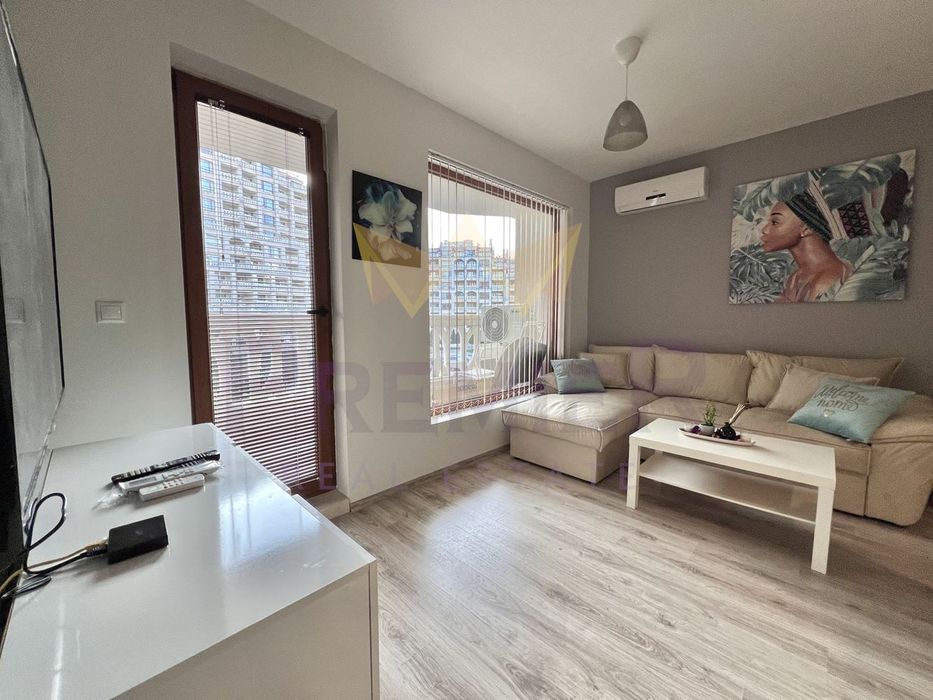 Дава се под наем Двустаен апартамент в Варна, Аспарухово - 67 кв.м за 598.23 € - Снимка #2