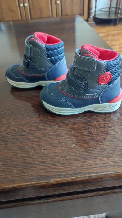 Чисто нови ботушки Geox, 22 номер

Топли, водоустойчиви Ampho