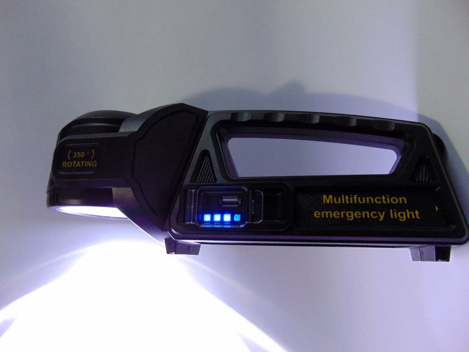 Lanternă cu multiple funcți și încărcare solară sau cablu tip C inclus