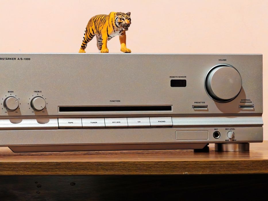 X4-TECH. Amplificator. Sunet excelent. Preț fix !