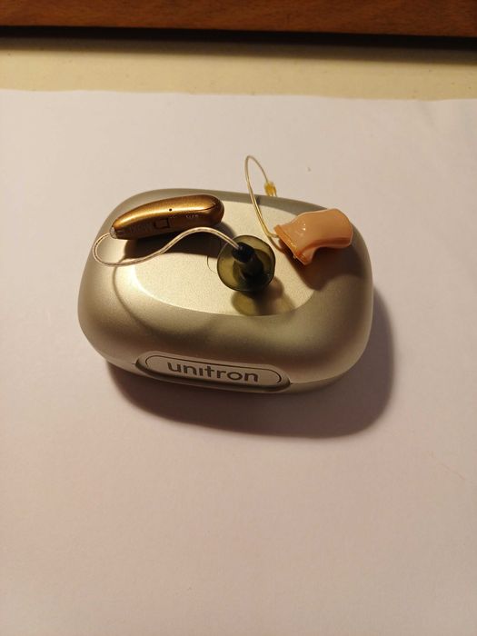 Aparat auditiv premium Unitron Moxi B9 312 si aparat uscare-dezinfectare cu ultraviolete Hansaton
