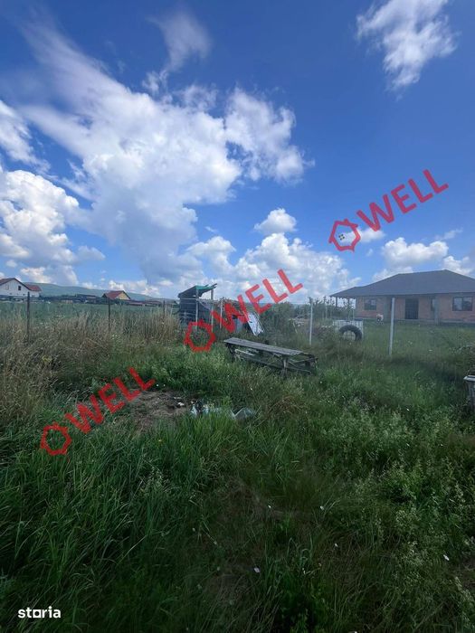 Casă familială semifinisată de vânzare în Poiana Arcușului!