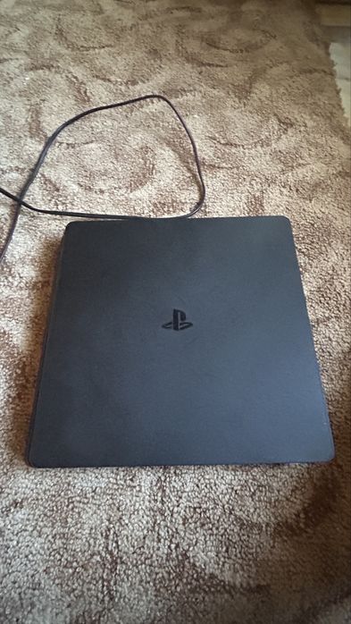 Vand ps 4 cu 6 jocuri