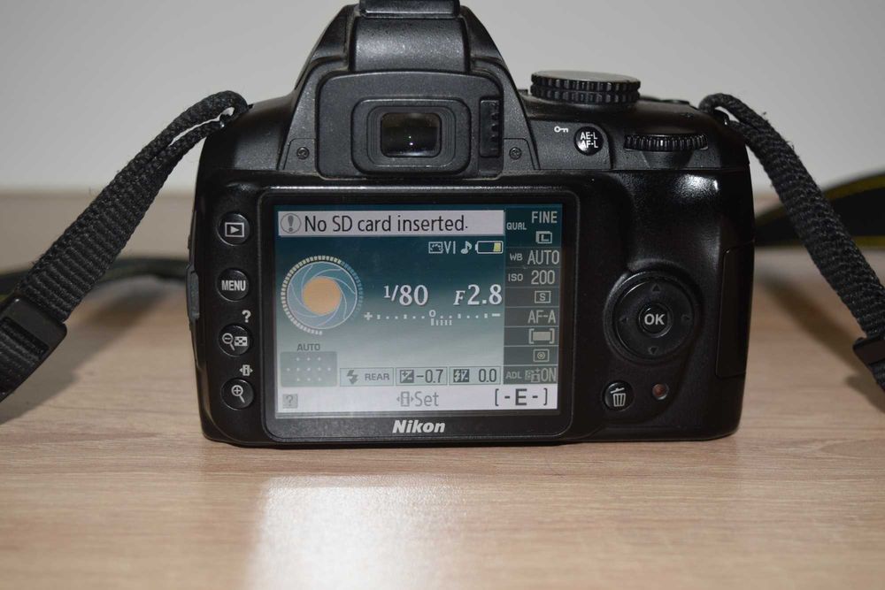 Фотоапарат Nikon D3000