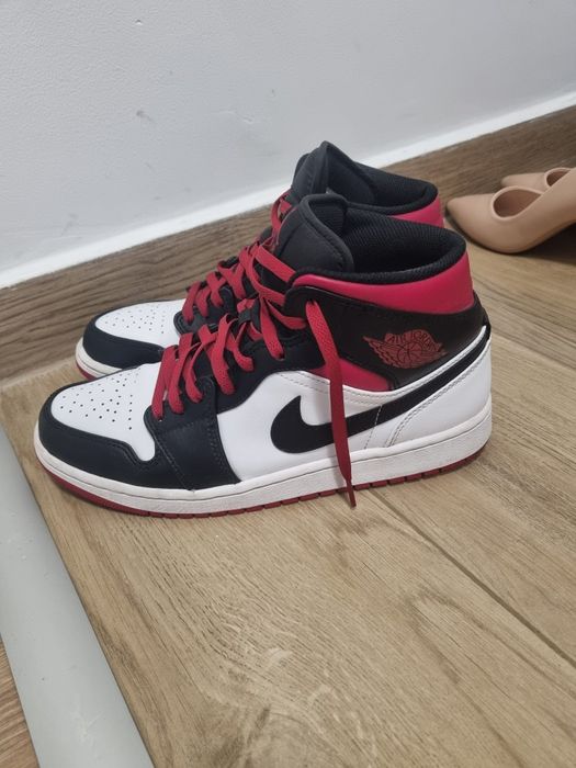 Jordan 1 mid nike