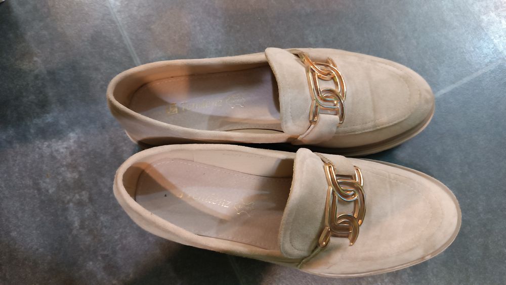 Продавам нови мокасини