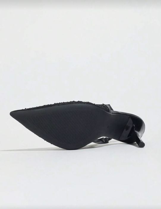 Обувки ток с остър връх