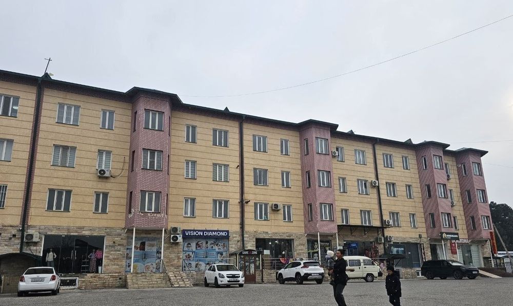 Бульварга якин жойда Квартира сотилади
