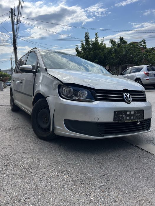 Vw Touran 1.6 TDI. 105кс. На части Туран 1.6 ТДИ. 105кс. 2011г