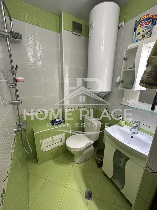 Къща на два етажа с веранда и лятна кухня в кв.Аспарухово.