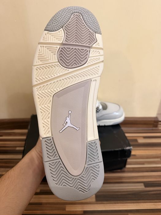 Jordan 4 Frozen Moments