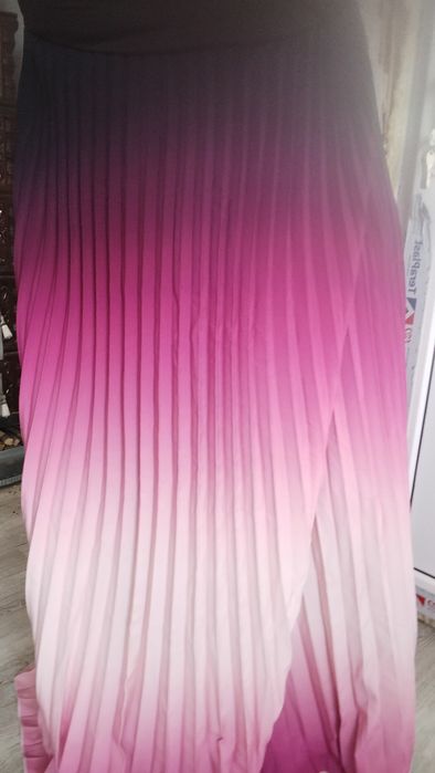 Rochie plisata degrade, elegantă și modernă