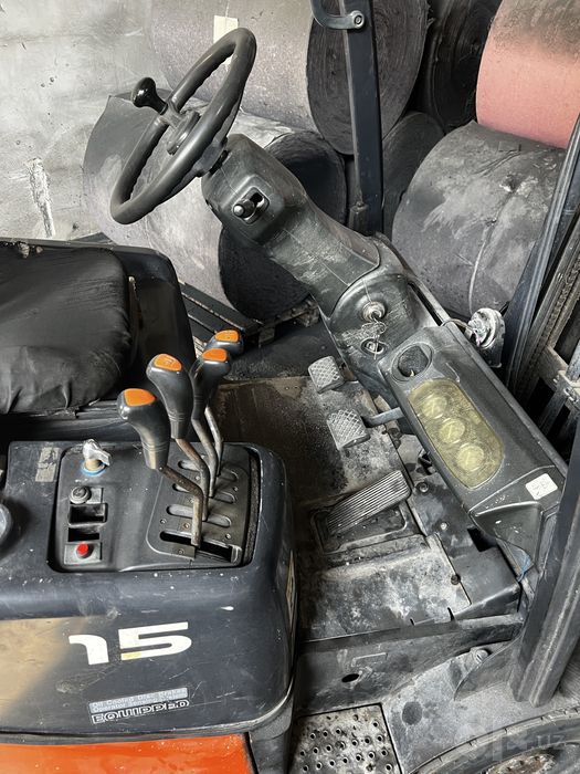Продаётся вилочный погрузчик (кара) DOOSAN